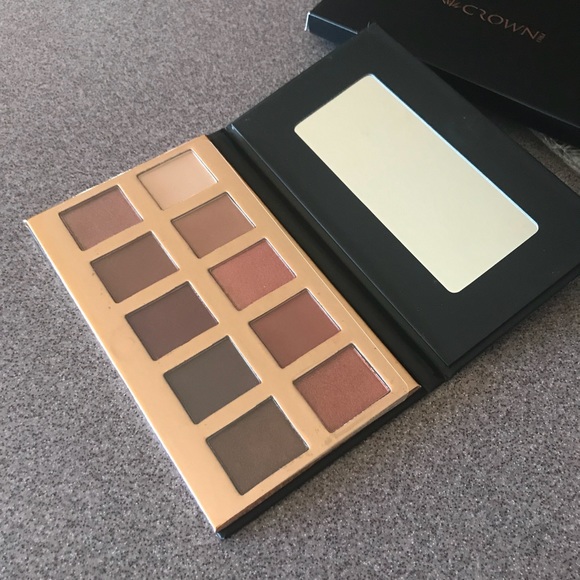 Crown Other - Crown eyeshadow